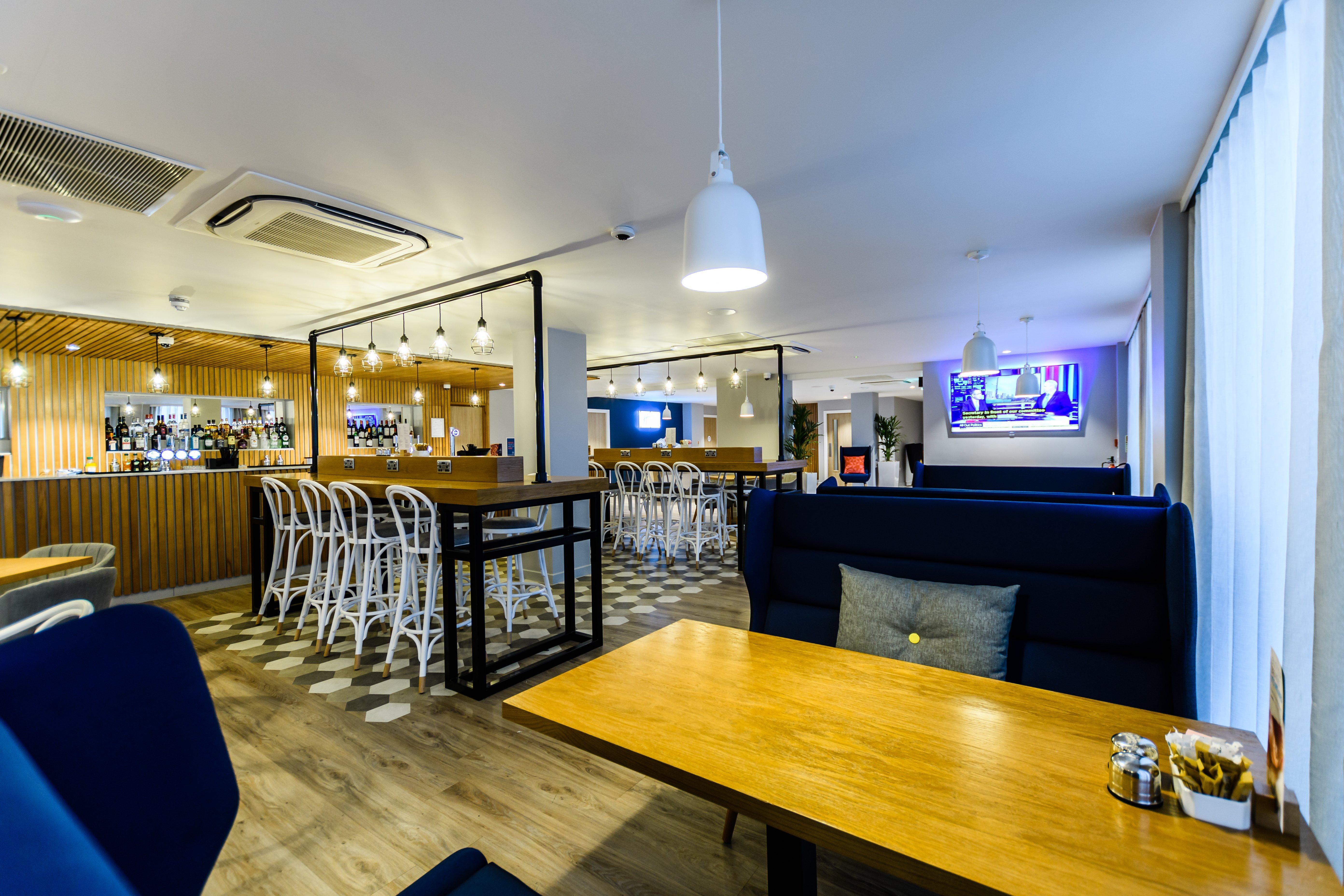 Holiday Inn Express - Wigan By Ihg Eksteriør bilde