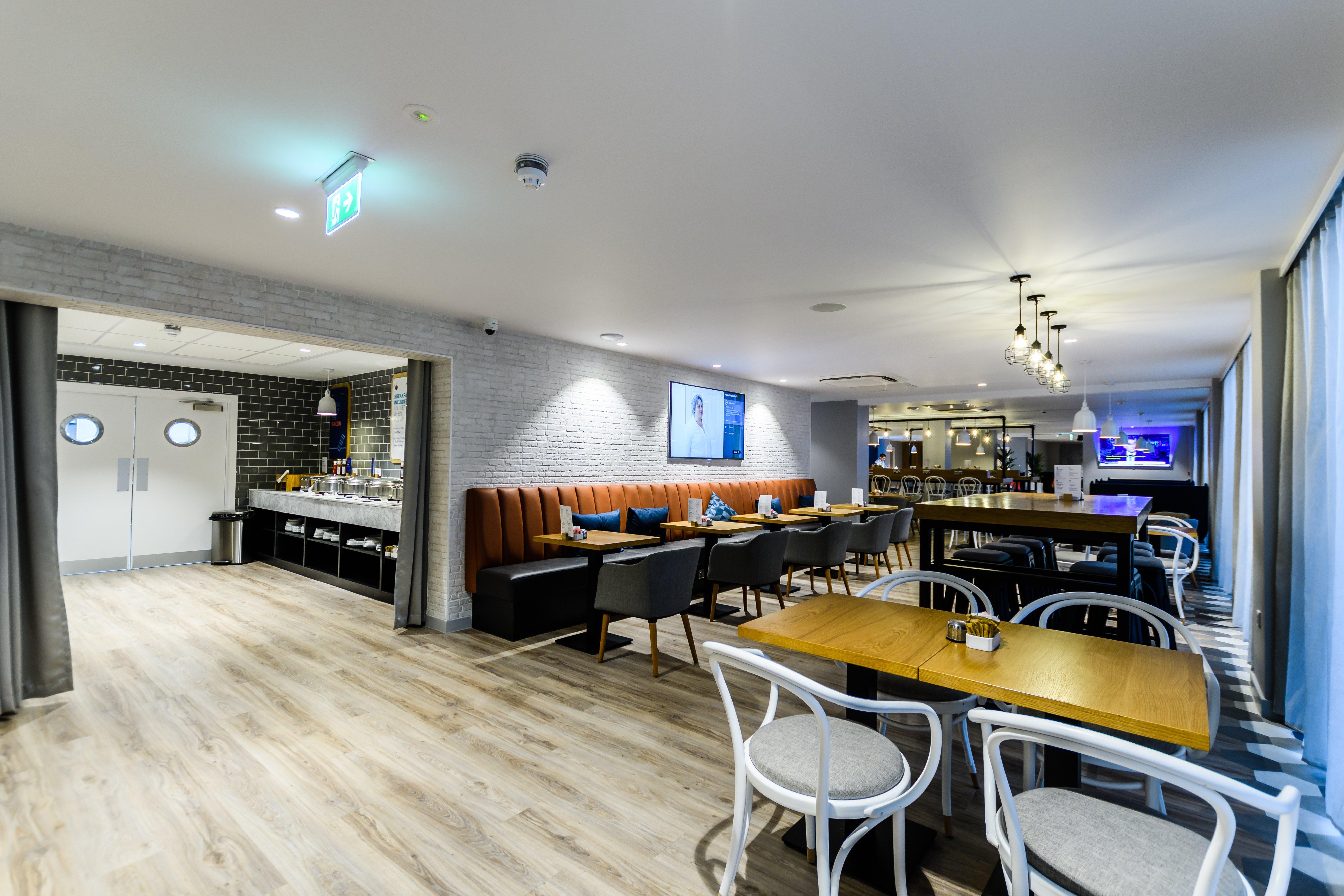 Holiday Inn Express - Wigan By Ihg Eksteriør bilde
