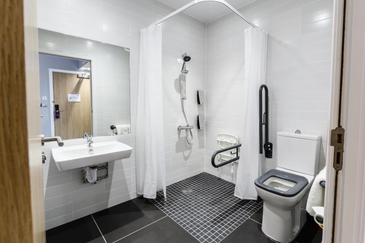 Holiday Inn Express - Wigan By Ihg Eksteriør bilde