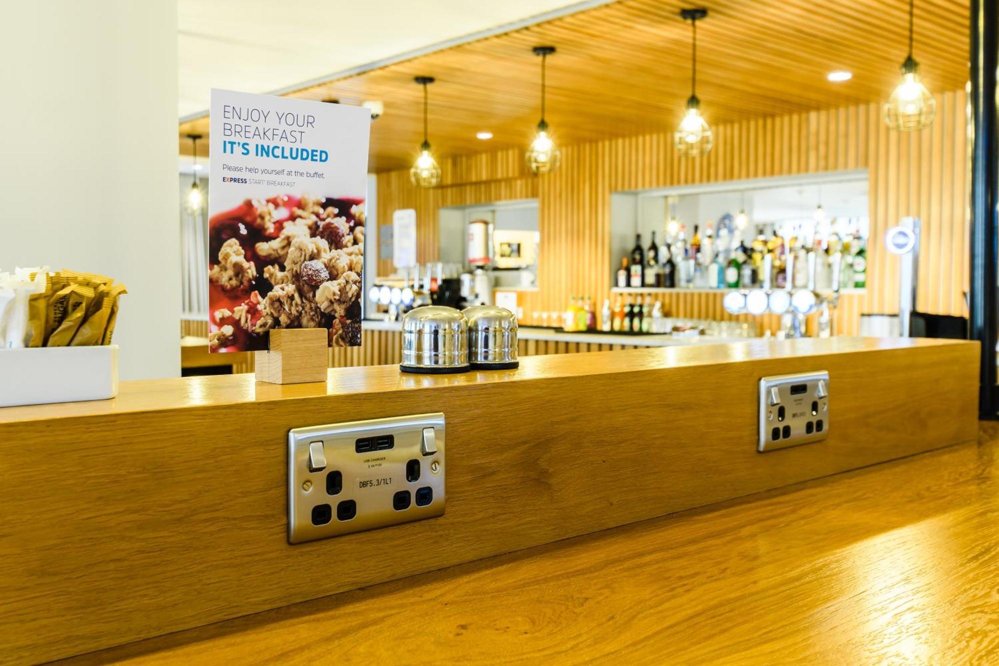 Holiday Inn Express - Wigan By Ihg Eksteriør bilde