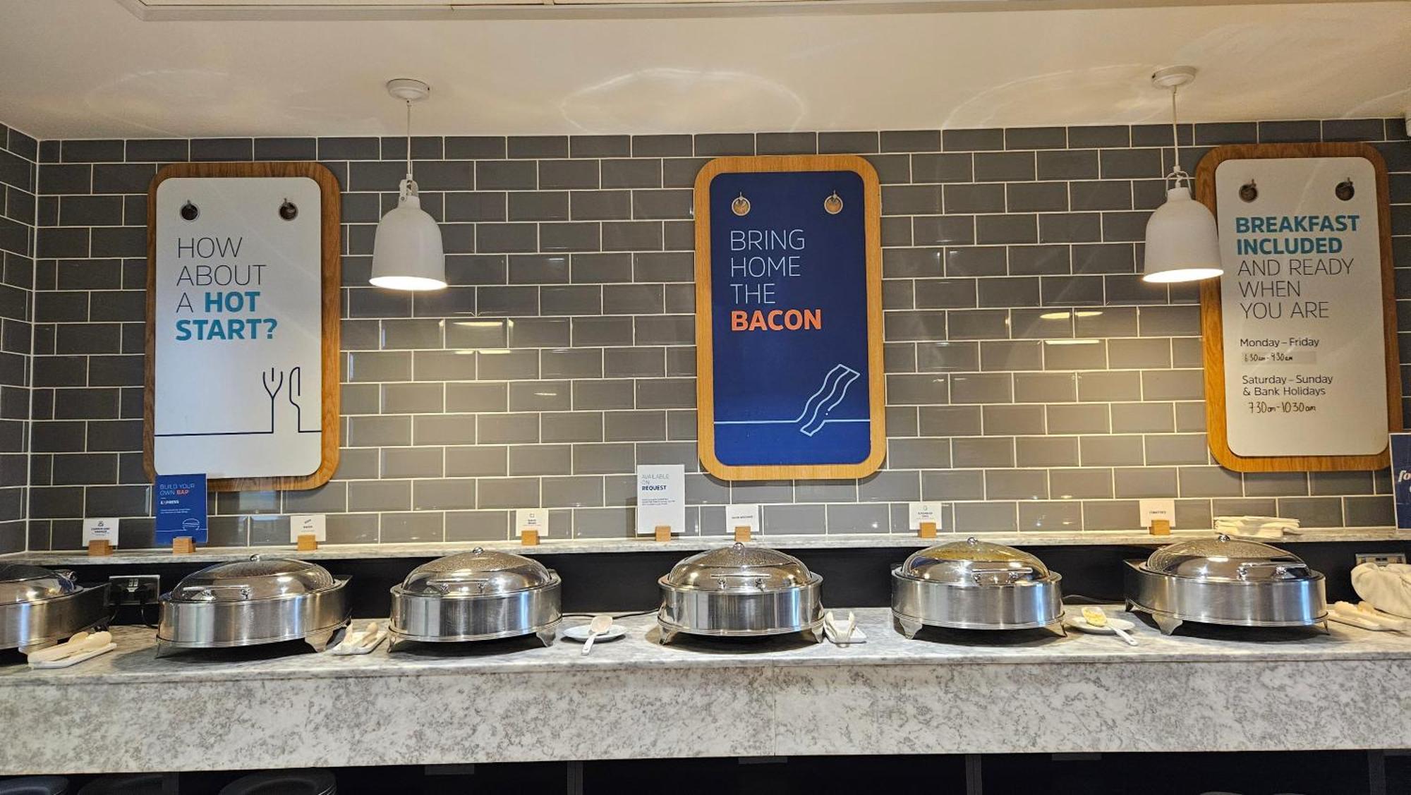 Holiday Inn Express - Wigan By Ihg Eksteriør bilde